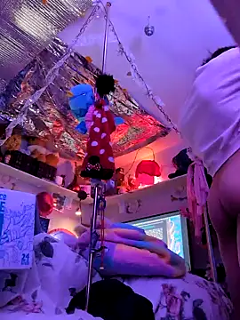 gurlnips online show from 7, 2, 2025