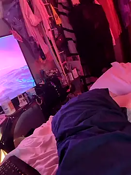 gurlnips online show from 8, 2, 2025