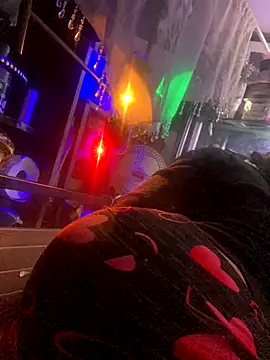 gurlnips online show from 30, 11, 2025