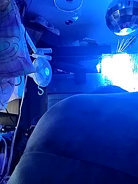 gurlnips online show from 8, 3, 2026