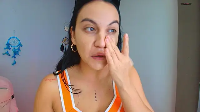 Snapshot of carla_rossin chatting on 27, 4, 2026 carla rossin online show from 27, 4, 2026