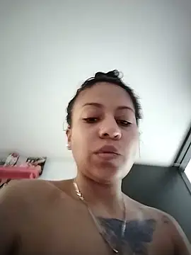 Snapshot of Tiphanydirty3 chatting on 19, 5, 2026 Tiphanydirty3 online show from 19, 5, 2026