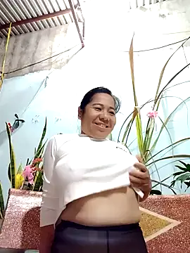 Queen 18200 online show from 3, 2, 2025