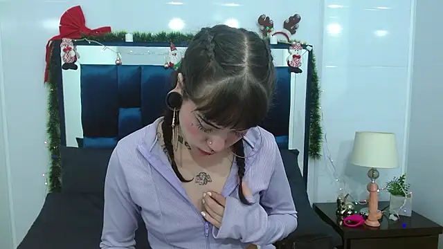 Snapshot of meloddy_collins chatting on 6, 12, 2024 meloddy collins online show from 6, 12, 2024
