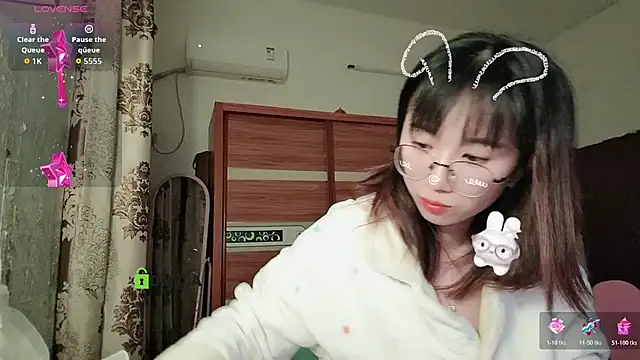 Lili 666 online show from 2, 12, 2025