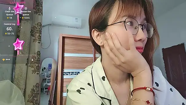 Snapshot of Lili_666 chatting on 8, 6, 2026 Lili 666 online show from 8, 6, 2026