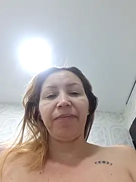 Snapshot of IsisDuzan chatting on 21, 12, 2025 IsisDuzan online show from 21, 12, 2025