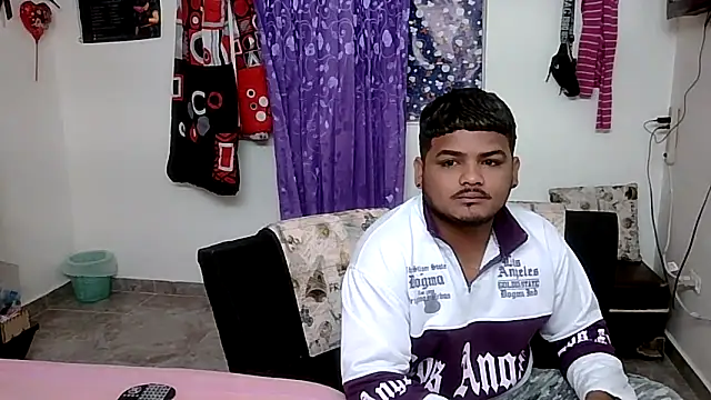 Snapshot of Boycuriousxxx chatting on 24, 4, 2026 Boycuriousxxx online show from 24, 4, 2026