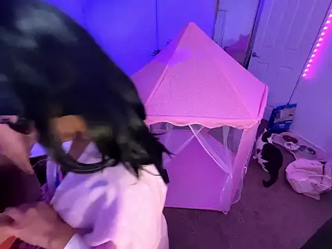 Onlypawzz online show from 12, 3, 2026