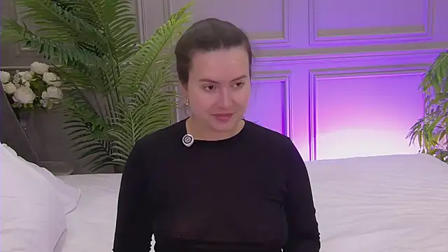 TrishaWinslet online show from 23, 11, 2025