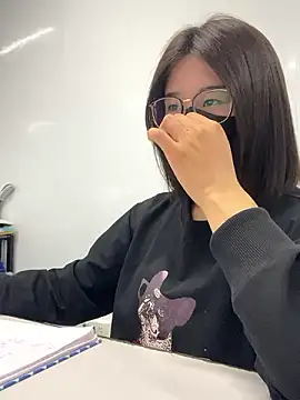 Snapshot of LanJeny_sexy chatting on 7, 12, 2024 LanJeny sexy online show from 7, 12, 2024