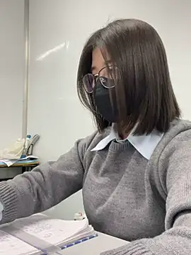 Snapshot of LanJeny_sexy chatting on 17, 12, 2024 LanJeny sexy online show from 17, 12, 2024