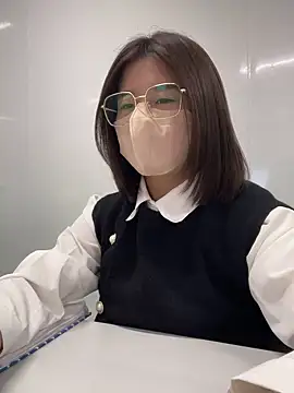 Snapshot of LanJeny_sexy chatting on 24, 12, 2024 LanJeny sexy online show from 24, 12, 2024