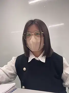 Snapshot of LanJeny_sexy chatting on 24, 12, 2024 LanJeny sexy online show from 24, 12, 2024