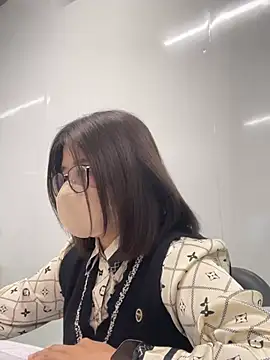 Snapshot of LanJeny_sexy chatting on 26, 12, 2024 LanJeny sexy online show from 26, 12, 2024