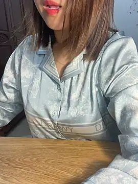 Snapshot of LanJeny_sexy chatting on 14, 3, 2025 LanJeny sexy online show from 14, 3, 2025