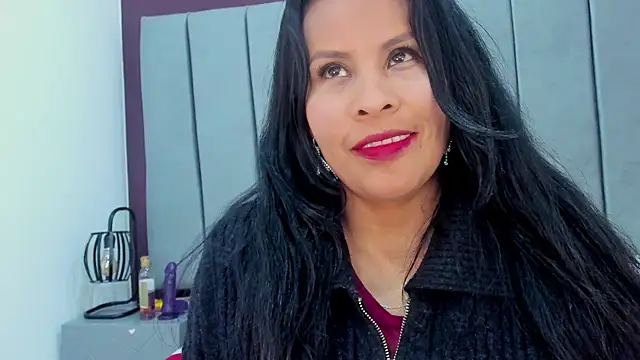 Snapshot of Anthonelaa__ chatting on 3, 3, 2025 Anthonelaa online show from 3, 3, 2025