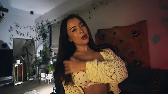 Leona Mell online show from 10, 10, 2025