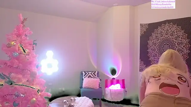 Snapshot of MissyRoulette chatting on 10, 12, 2024 MissyRoulette online show from 10, 12, 2024