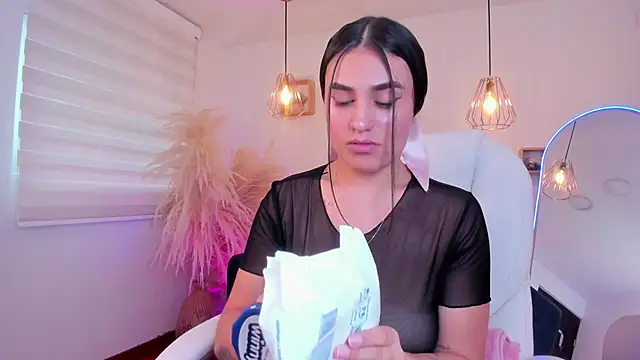 Alheli 16 online show from 21, 11, 2025