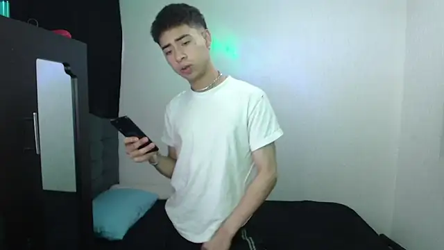 sexybat twink online show from 26, 1, 2025