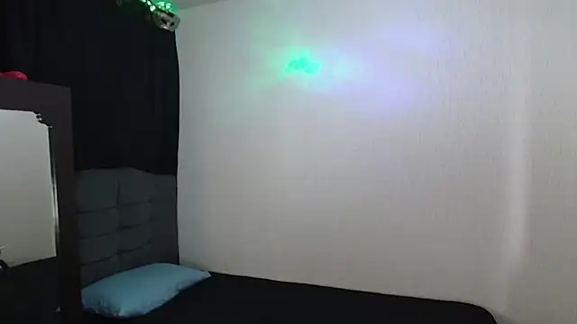 sexybat twink online show from 2, 2, 2025