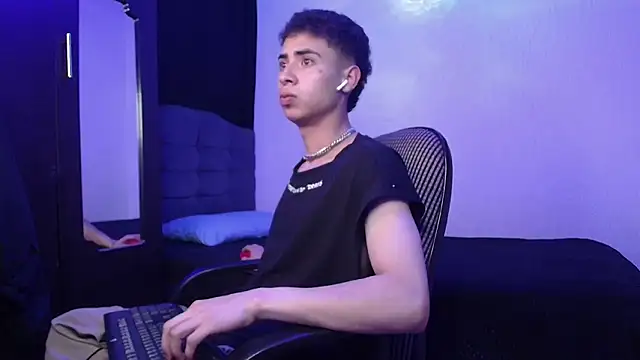 sexybat twink online show from 10, 2, 2025