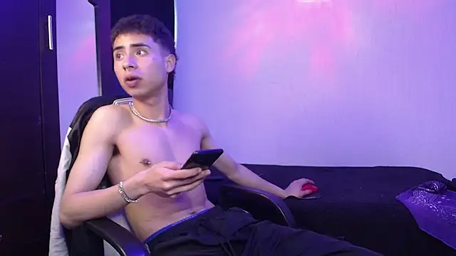 sexybat twink online show from 11, 2, 2025