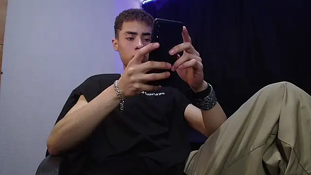 sexybat twink online show from 14, 3, 2025