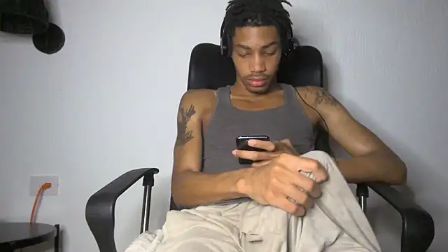 Snapshot of Skinnyblackman chatting on 30, 6, 2026 Skinnyblackman online show from 30, 6, 2026