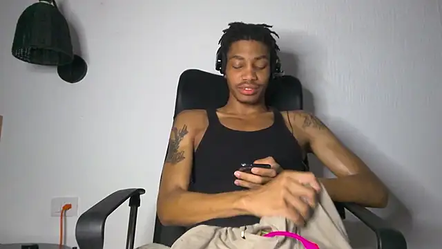 Snapshot of Skinnyblackman chatting on 9, 7, 2026 Skinnyblackman online show from 9, 7, 2026