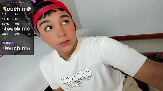 Snapshot of Seductivo_jr chatting on 1, 2, 2025 Seductivo jr online show from 1, 2, 2025