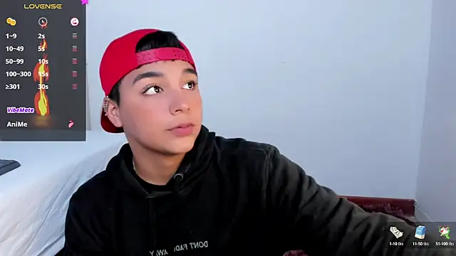 Snapshot of Seductivo_jr chatting on 3, 2, 2025 Seductivo jr online show from 3, 2, 2025