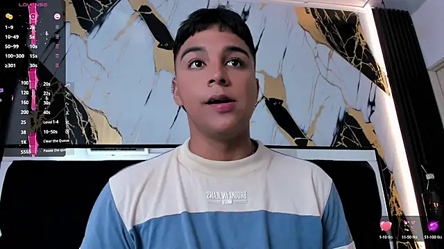 Snapshot of Seductivo_jr chatting on 8, 3, 2025 Seductivo jr online show from 8, 3, 2025