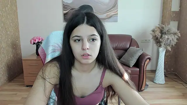 Snapshot of Molly_Owens chatting on 20, 9, 2025 Molly Owens online show from 20, 9, 2025