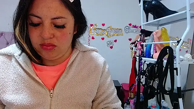 lanaqueen699 online show from 15, 10, 2025