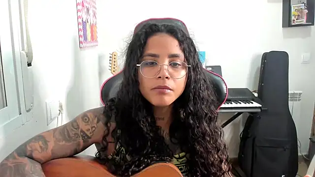 Snapshot of Ama_music chatting on 16, 6, 2026 Ama music online show from 16, 6, 2026