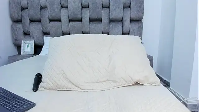 Melany Luv online show from 16, 1, 2025