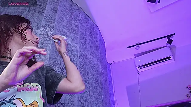 Melany Luv online show from 6, 4, 2026