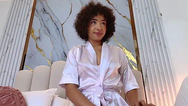 Snapshot of OSHUN_ chatting on 6, 2, 2025 OSHUN online show from 6, 2, 2025