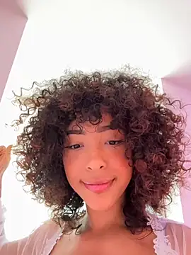 Snapshot of OSHUN_ chatting on 21, 9, 2025 OSHUN online show from 21, 9, 2025