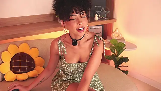 Snapshot of OSHUN_ chatting on 21, 5, 2026 OSHUN online show from 21, 5, 2026