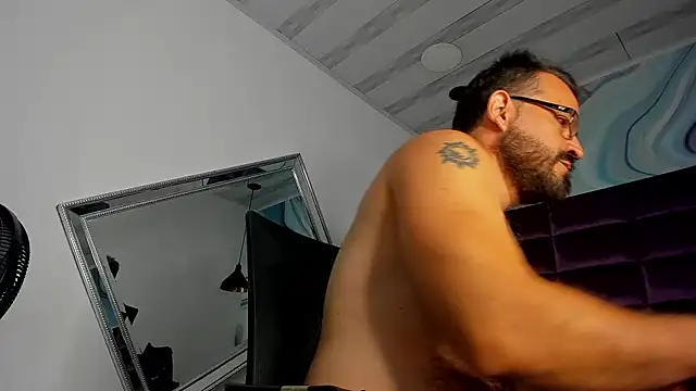 Snapshot of SbasTone_Muscle chatting on 13, 2, 2025 SbasTone Muscle online show from 13, 2, 2025