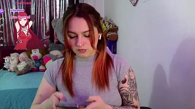 Snapshot of lucycherry__ chatting on 4, 12, 2025 lucycherry online show from 4, 12, 2025