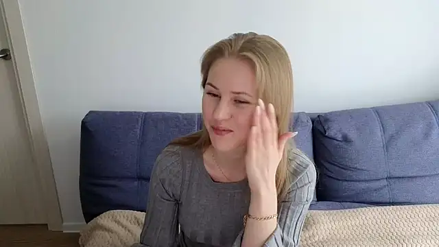 IsabelAllen online show from 12, 3, 2025