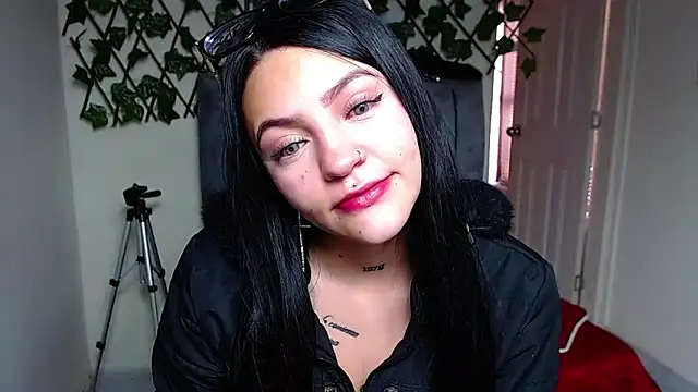 Violettasquirt online show from 25, 5, 2026