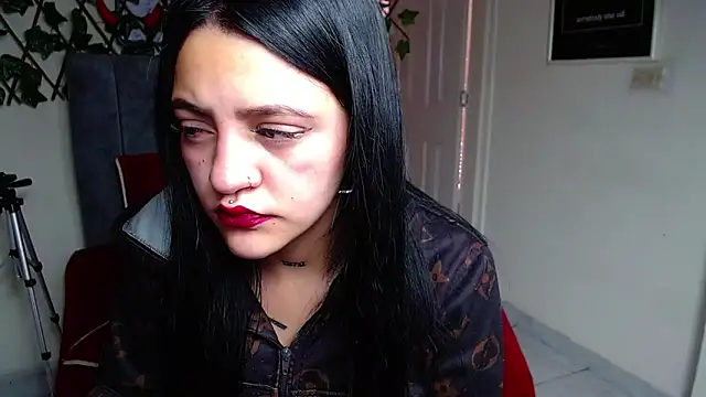 Violettasquirt online show from 26, 5, 2026