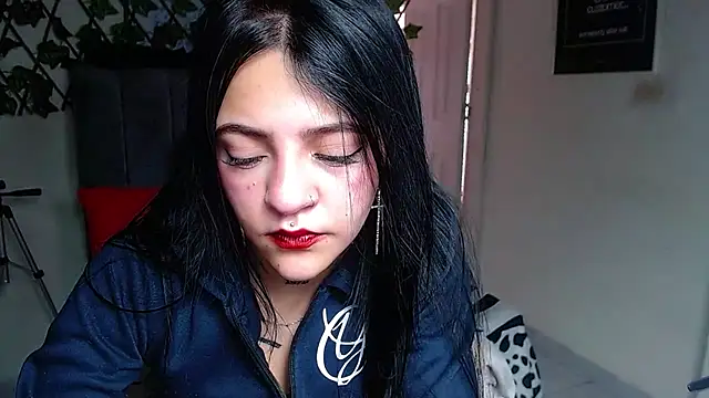 Violettasquirt online show from 24, 6, 2026