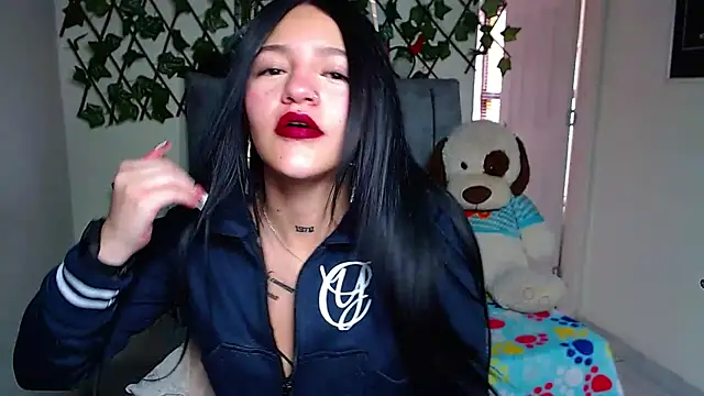 Violettasquirt online show from 9, 7, 2026