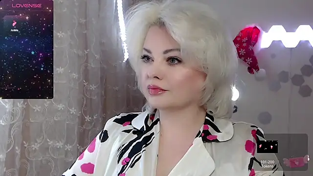 JewellKiss7 online show from 4, 1, 2025